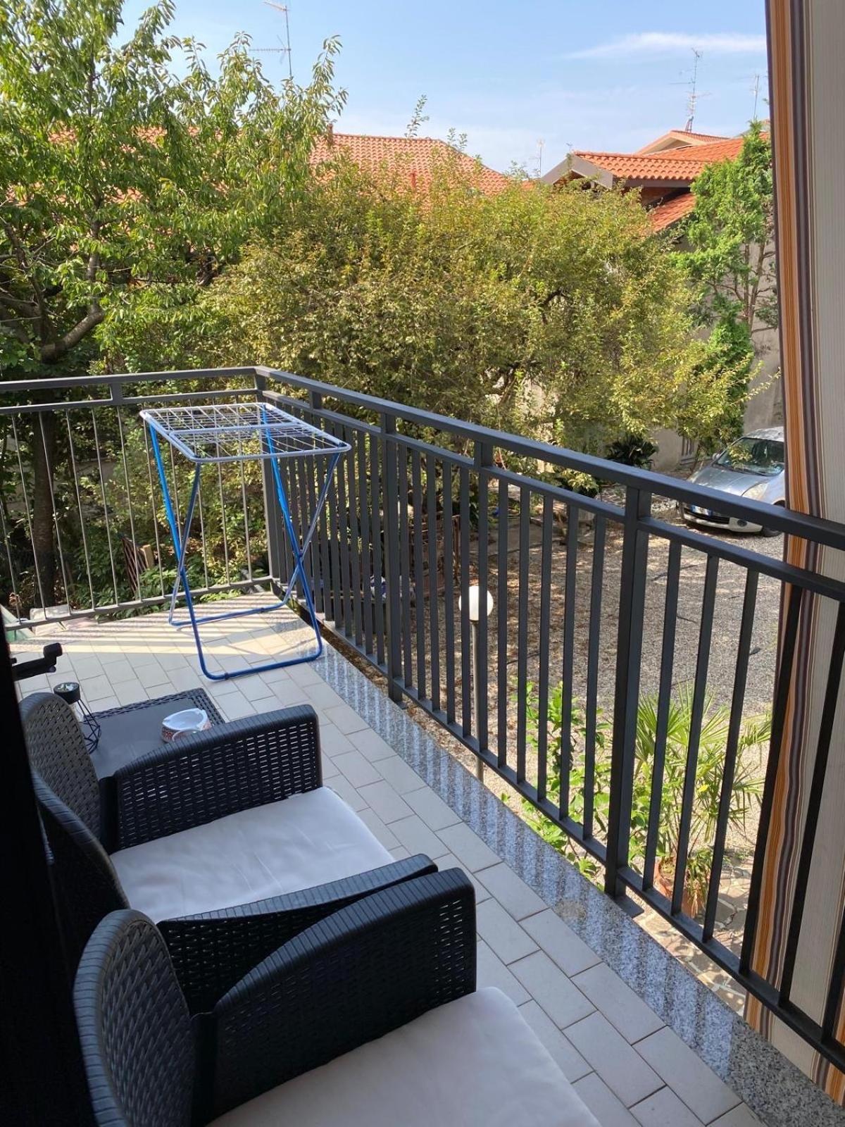 Ferienwohnung Mati Malpensa Con Navetta 20Eur Lonate Pozzolo Exterior foto